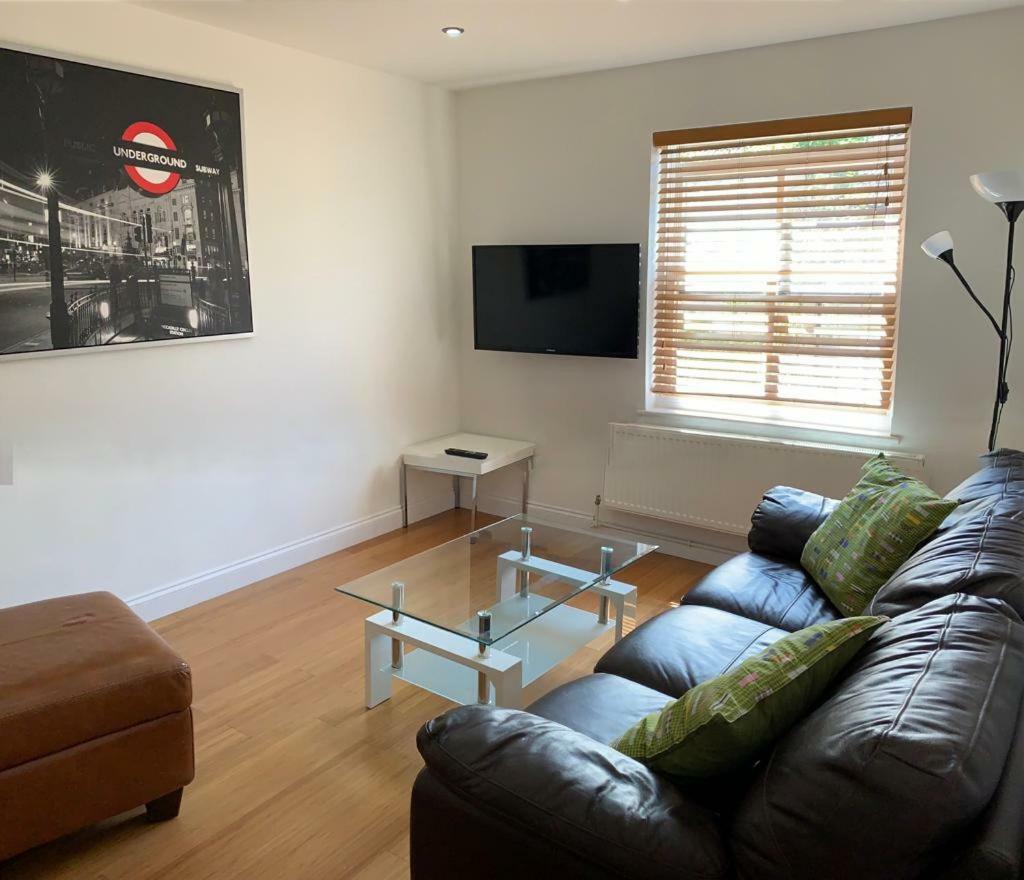 Forest Hill Apartment *